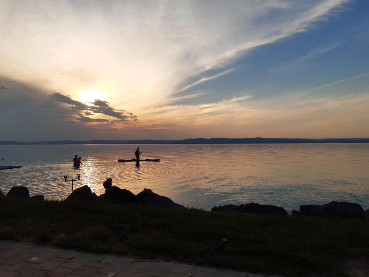 Holiday Home Balatonszárszó Exterior foto