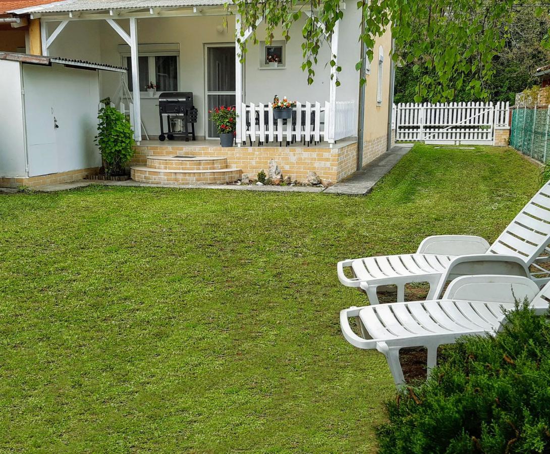 Holiday Home Balatonszárszó Exterior foto