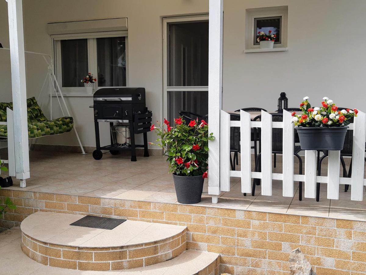 Holiday Home Balatonszárszó Exterior foto